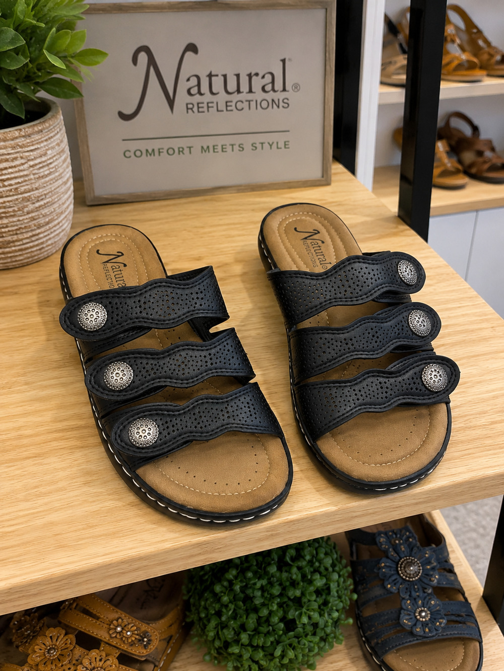Natural Reflections Cami II Slide Sandals Women's 7 Black Comfort Slip On Mule